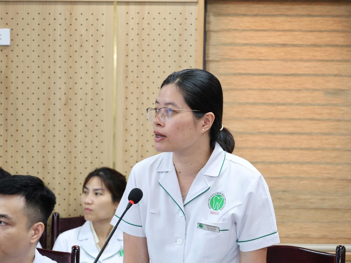 ThS. Lê Thị Liên giới thiệu khái quát về Bệnh viện; đồng thời phổ biến các quy định, nội quy, quyền và nghĩa vụ của người bệnh